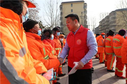 暖暖冬日情！“大爱沂蒙”为环卫工人送温暖 