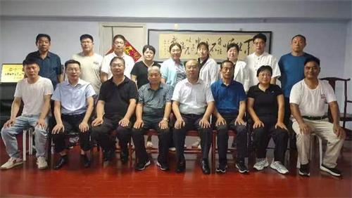 临沂市花卉协会沂河新区分会在沂河新区相公街道万丰苗木基地挂牌