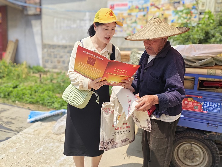 民法典进乡村1.jpg