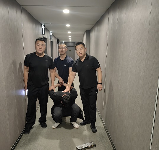 抓捕.jpg