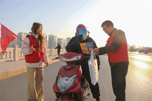 1768284340815127.jpg 705A1985.jpg